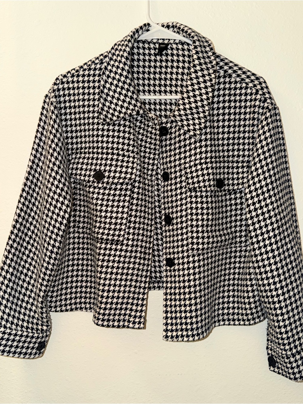 SHEIN Black & White Houndstooth Cropped Button Jacket